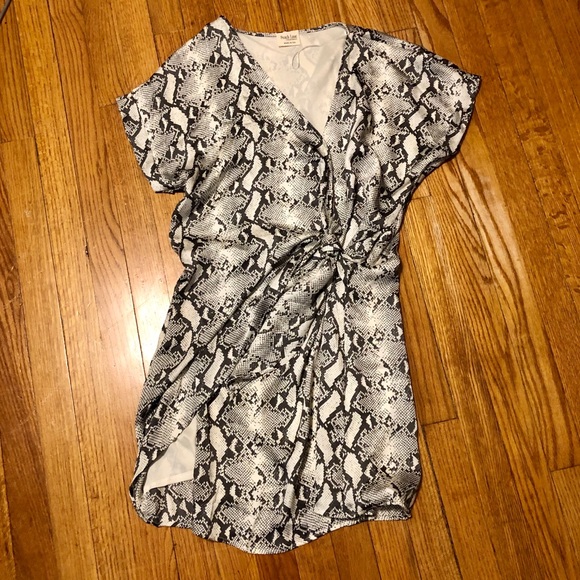 Vici Ximena Python Print Satin Wrap Short sleeve Dress - Picture 8 of 11